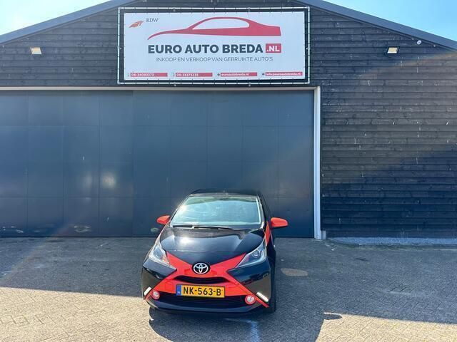 Zwart Gebruikt 2017 Toyota Aygo Sport Hatchback | € 6.995 (Eerlijke prijs) - Afbeelding 1/4