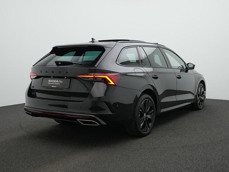 Occasion Skoda Octavia Business Line 245 PK (180 kW) 2025 Zwart Hatchback