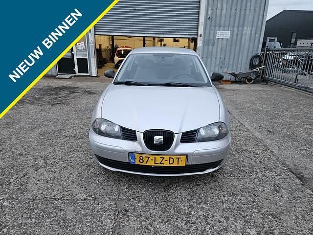 Grijs Gebruikt 2003 Seat Ibiza Stella Hatchback | € 850 (Goede deal) - Afbeelding 1/4