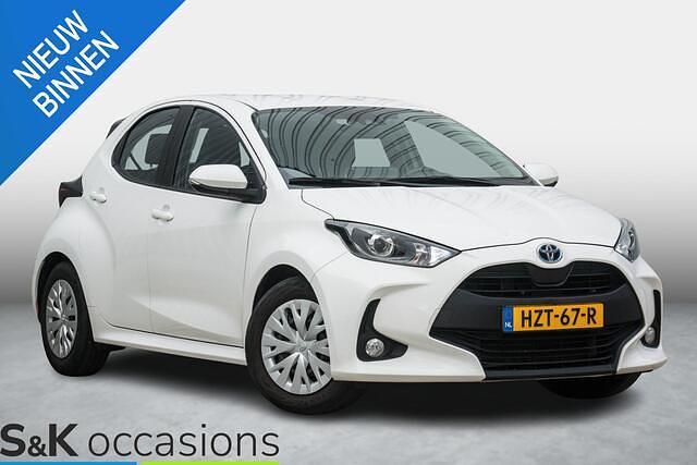 Wit Gebruikt 2022 Toyota Yaris Comfort Hatchback | € 17.950 (Super prijs) - Afbeelding 1/4