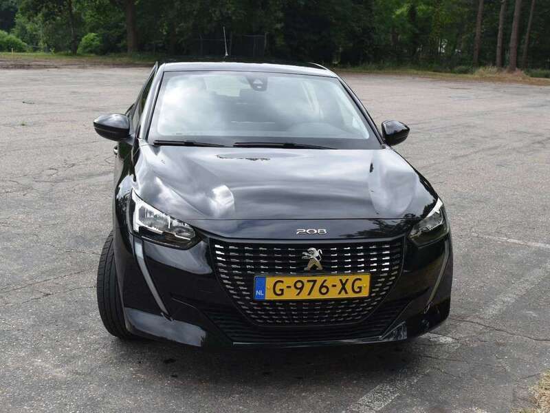 Zwart Gebruikt 2019 Peugeot 208 Active Hatchback | € 12.500 (Eerlijke prijs) - Afbeelding 1/4