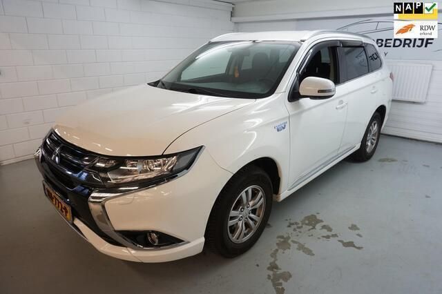 Wit Gebruikt 2015 Mitsubishi Outlander Edition SUV | € 12.750 (Eerlijke prijs) - Afbeelding 1/4