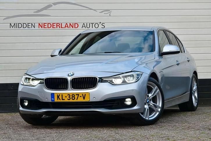 Zilver Gebruikt 2016 BMW 330 iPerformance Sedan | € 15.500 - Afbeelding 1/4