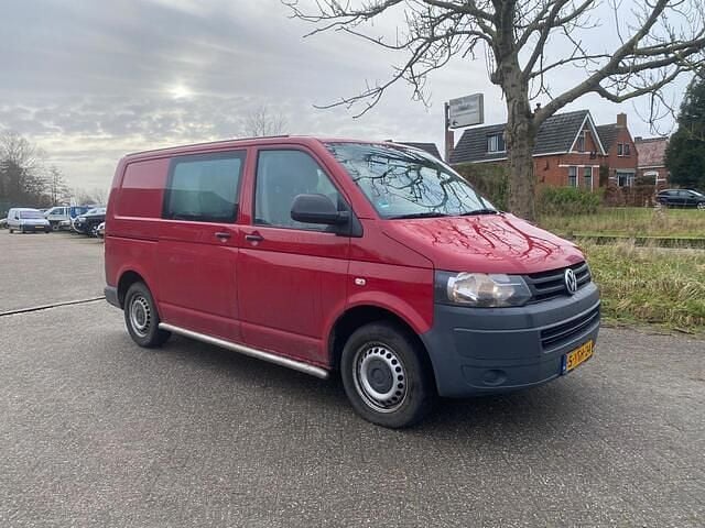 Rood Gebruikt 2012 VW T5 Van | € 6.250 (Goede deal) - Afbeelding 1/4