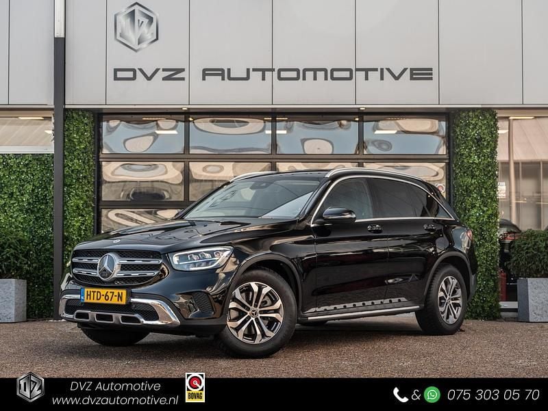 Zwart Gebruikt 2022 Mercedes 200 SUV | € 39.950 - Afbeelding 1/4