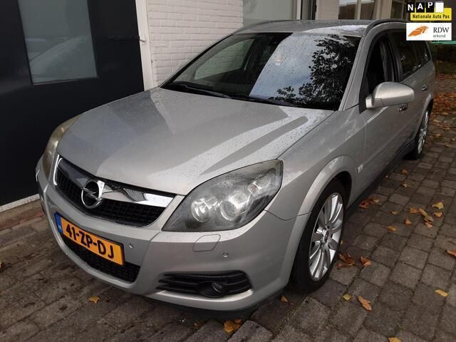 Grijs Gebruikt 2008 Opel Vectra Executive Stationwagen | € 5.950 - Afbeelding 1/4