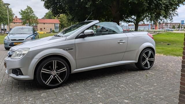 Occasion Opel Tigra 125 PK (91 kW) 2006 Grijs Cabriolet