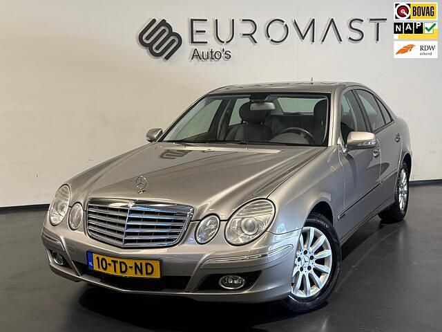 Grijs Gebruikt 2006 Mercedes E280 Elegance Sedan | € 4.950 (Goede deal) - Afbeelding 1/4