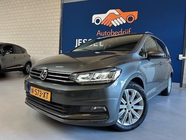 Grijs Gebruikt 2018 VW Touran Highline MPV | € 24.750 (Goede deal) - Afbeelding 1/4