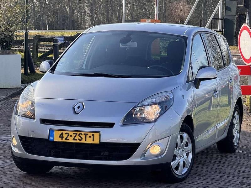 Occasion 2009 Renault Scénic MPV | € 3.750 (Eerlijke prijs) - Afbeelding 1/4