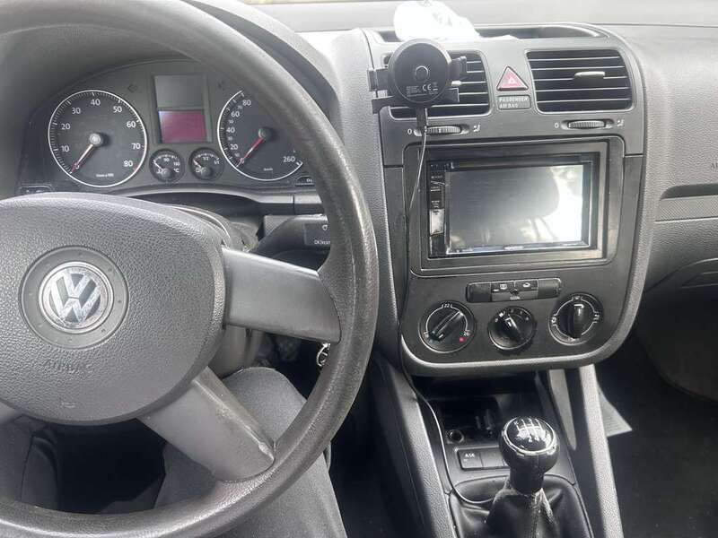 Zwart Gebruikt 2004 VW Golf IV Trendline Hatchback | € 1.200 (Eerlijke prijs) - Afbeelding 1/4