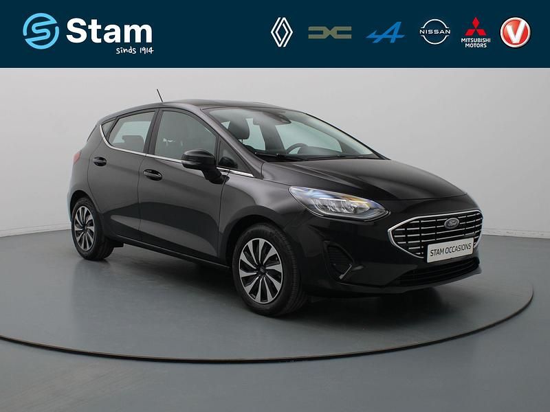 Zwart, metallic lak Occasion 2024 Ford Fiesta Titanium Hatchback | € 17.290 (Goede deal) - Afbeelding 1/4