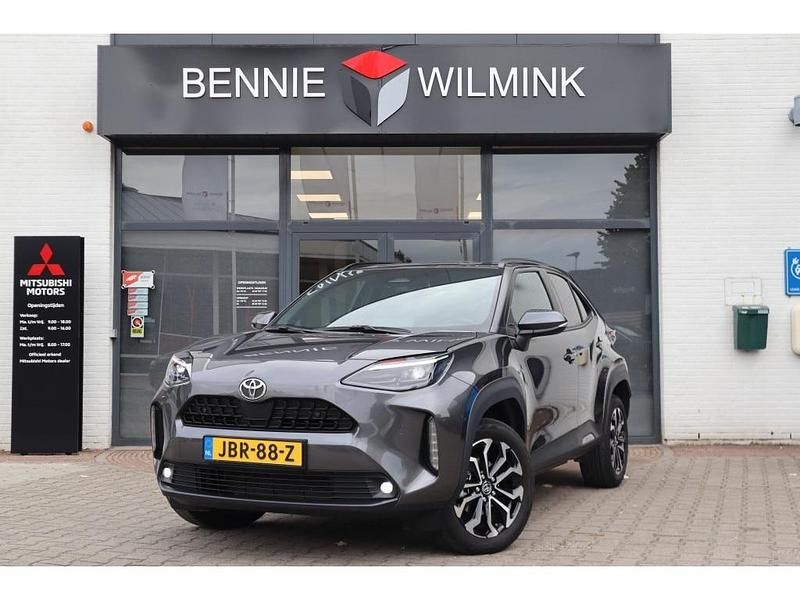 Grijs Gebruikt 2025 Toyota Yaris Cross SUV | € 30.900 (Eerlijke prijs) - Afbeelding 1/4