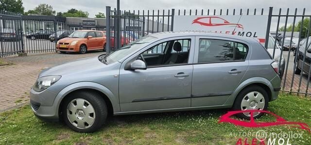 Grijs Gebruikt 2005 Opel Astra Enjoy Hatchback | € 1.499 (Eerlijke prijs) - Afbeelding 1/4