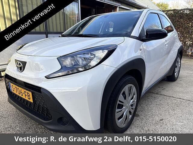 Wit Gebruikt 2023 Toyota Aygo X Play SUV | € 15.400 - Afbeelding 1/3