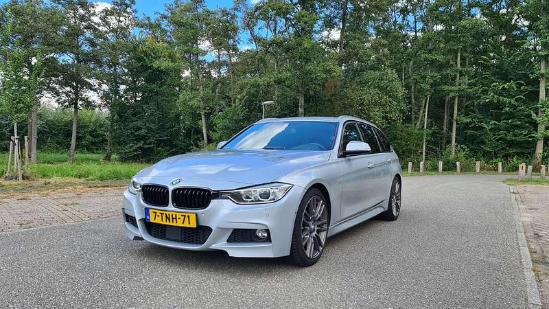 Zilver Gebruikt 2014 BMW 320 Executive Stationwagen | € 10.950 (Eerlijke prijs) - Afbeelding 1/4