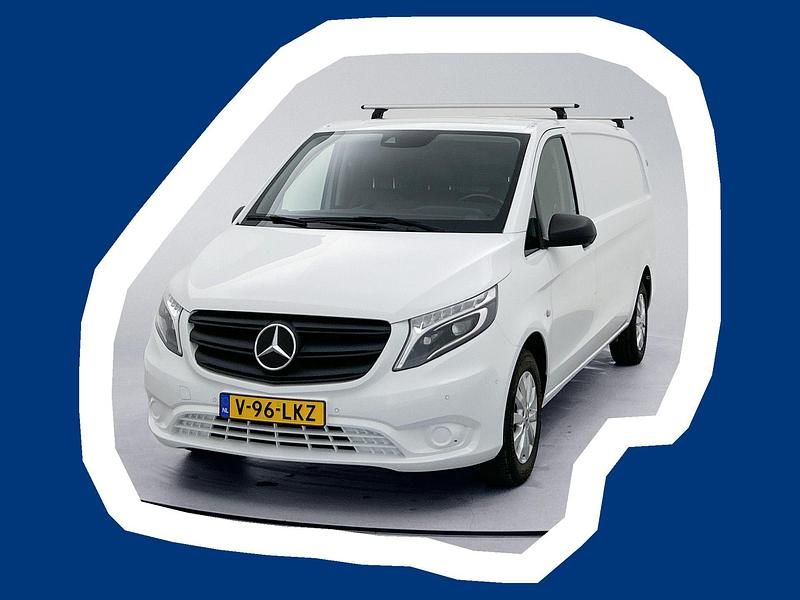 Wit Gebruikt 2021 Mercedes Vito MPV | € 25.845 (Eerlijke prijs) - Afbeelding 1/4
