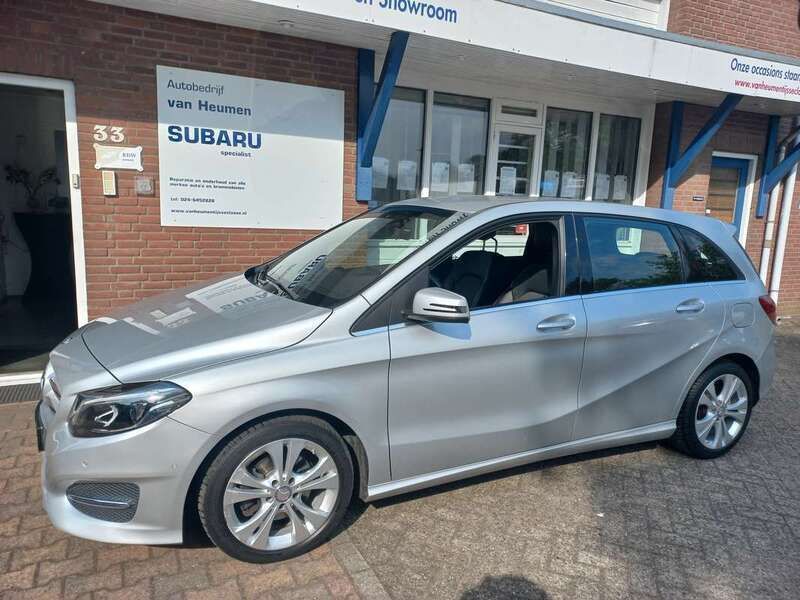 Zilver Gebruikt 2015 Mercedes B180 Ambition MPV | € 17.950 (Iets duurder) - Afbeelding 1/4