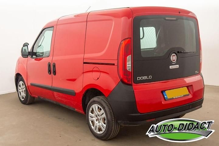 Occasion Fiat Doblò 2016 Rood MPV