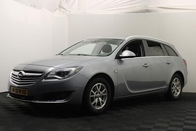 Grijs (metallic) Occasion 2014 Opel Insignia Edition Stationwagen | € 5.999 (Eerlijke prijs) - Afbeelding 1/4