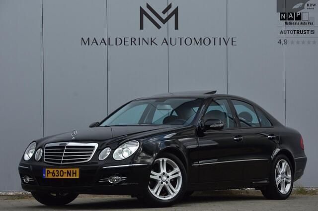 Zwart Gebruikt 2007 Mercedes E230 Avantgarde Sedan | € 14.990 - Afbeelding 1/4