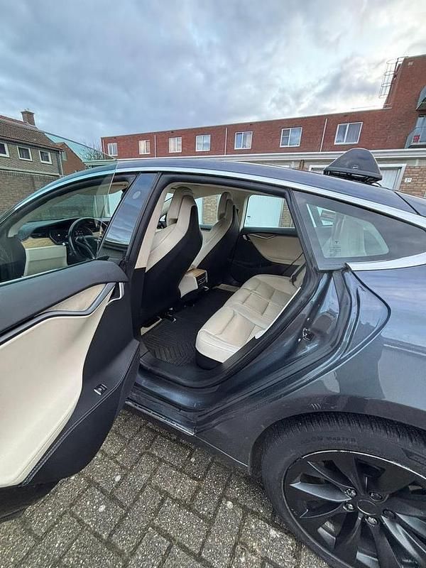 Occasion Tesla Model S 2018 Hatchback