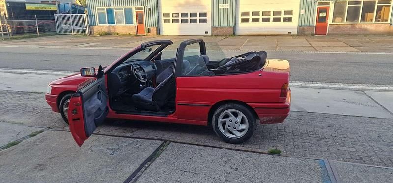Gebruikt 1991 Ford Escort Cabriolet Cabriolet | € 1.000 - Afbeelding 1/4