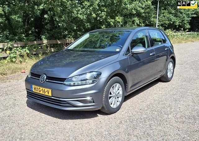 Grijs Gebruikt 2018 VW Golf VII Comfortline Hatchback | € 13.450 (Super prijs) - Afbeelding 1/4