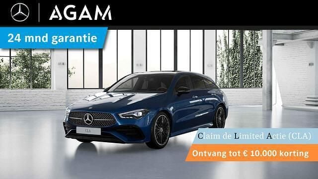 Blauw, metallic lak Gebruikt 2024 Mercedes CLA180 Shooting Brake AMG line Stationwagen | € 47.450 - Afbeelding 1/4