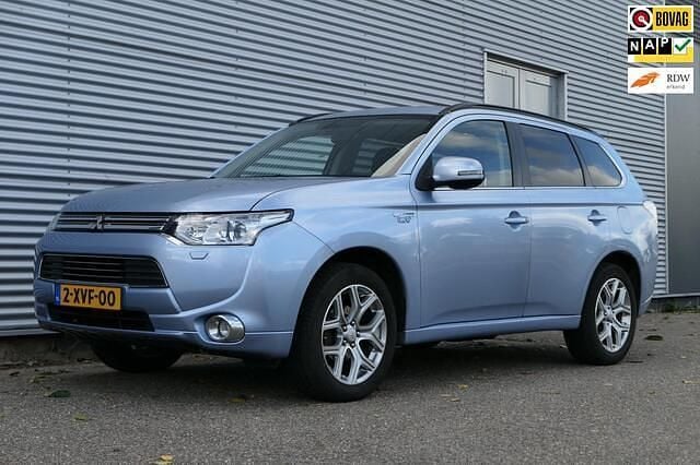 Blauw Gebruikt 2014 Mitsubishi Outlander Instyle SUV | € 8.440 (Eerlijke prijs) - Afbeelding 1/4