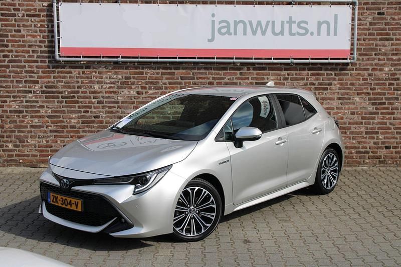 Grijs Gebruikt 2019 Toyota Corolla Style Hatchback | € 22.950 (Iets duurder) - Afbeelding 1/3