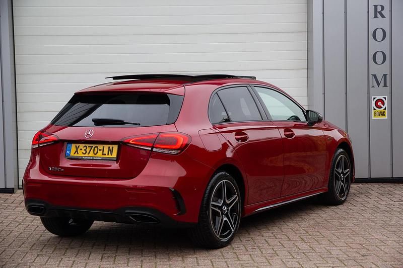 Occasion Mercedes A250 AMG 160 PK (117 kW) 2023 Rood Hatchback