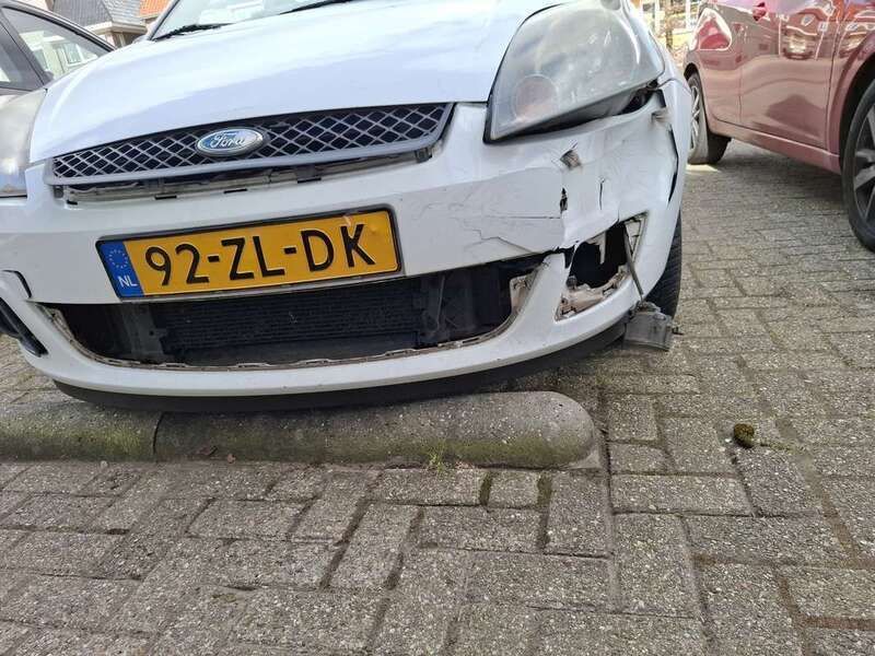 Wit Gebruikt 2008 Ford Fiesta Futura Hatchback | € 500 (Super prijs) - Afbeelding 1/2