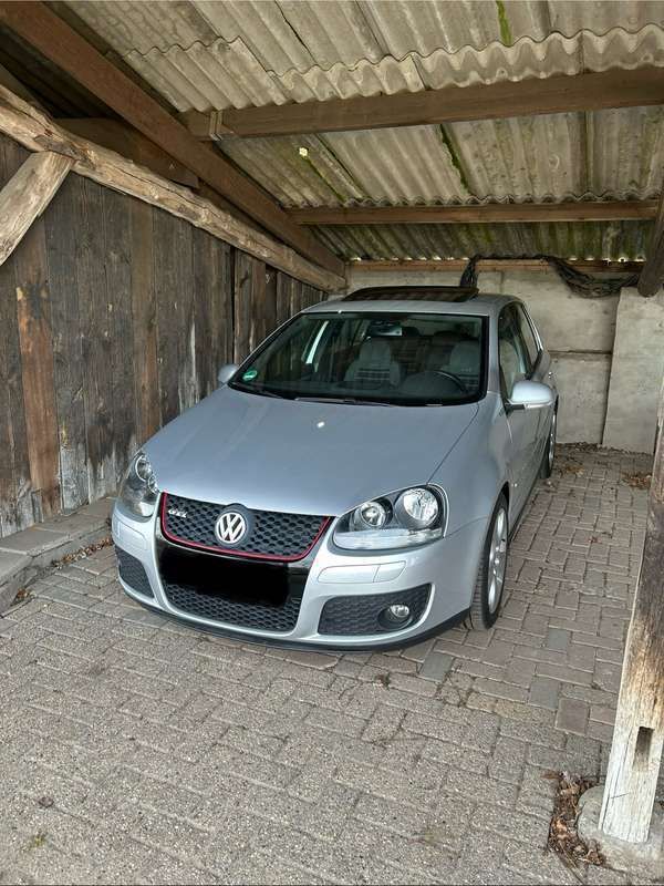Gebruikt 2006 VW Golf V GTI Sedan | € 15.000 - Afbeelding 1/4