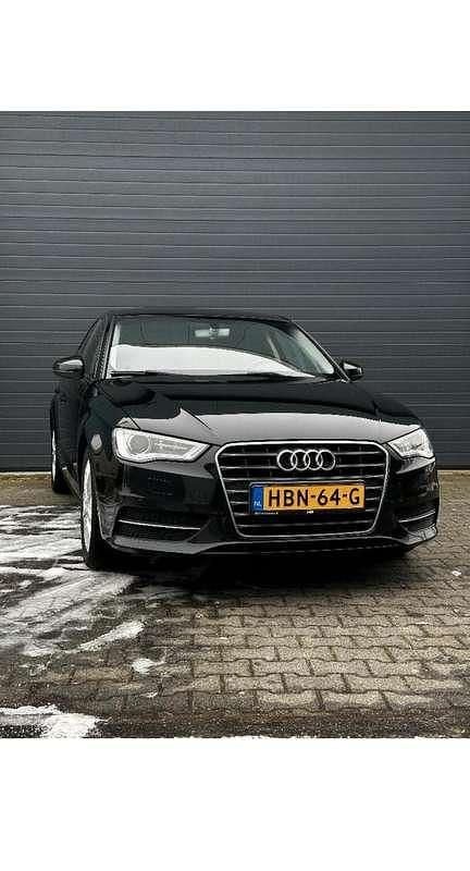 Zwart Occasion 2016 Audi A3 Hatchback | € 10.750 (Goede deal) - Afbeelding 1/4