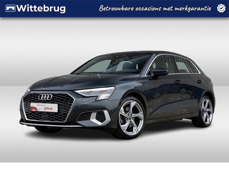 Grijs Gebruikt 2022 Audi A3 Sportback e-tron Advanced Hatchback | € 31.950 (Iets duurder) - Afbeelding 1/4