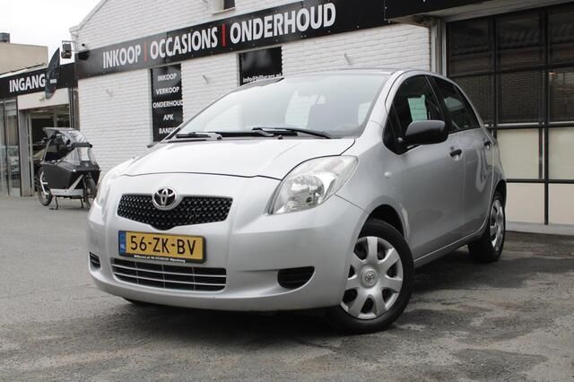 Grijs, metallic lak Gebruikt 2008 Toyota Yaris Hatchback | € 3.950 (Eerlijke prijs) - Afbeelding 1/4