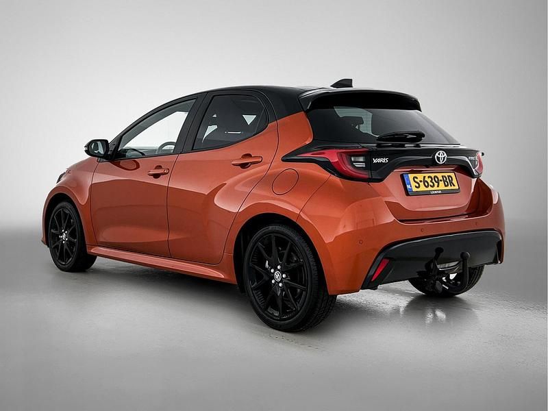 Occasion Toyota Yaris Hybrid Executive 116 PK (85 kW) 2023 Oranje Hatchback