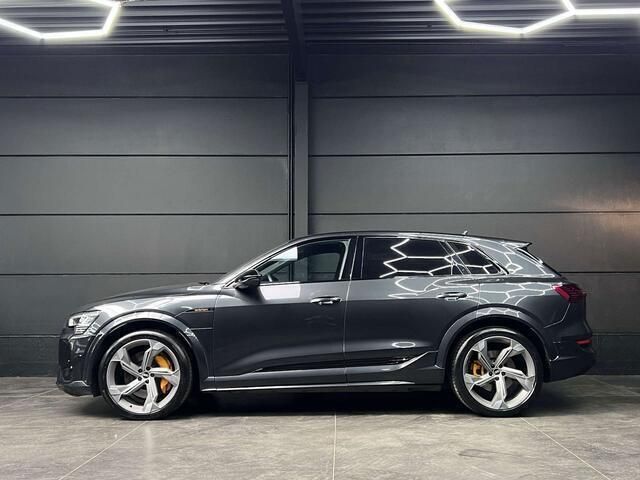 Grijs Gebruikt 2022 Audi e-tron Exclusive SUV | € 44.990 (Goede deal) - Afbeelding 1/4