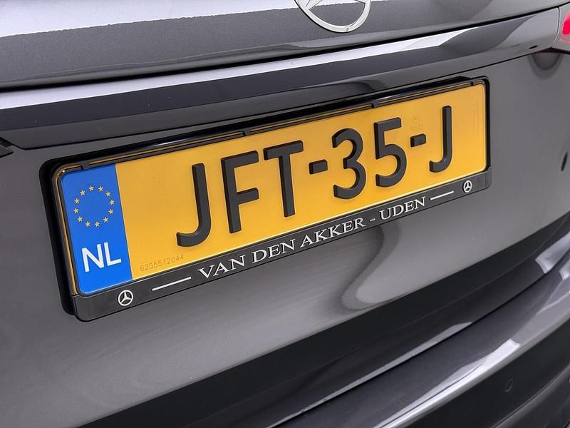 Occasion Mercedes GLC300 Sport Edition 313 PK (230 kW) 2024 Grijs SUV