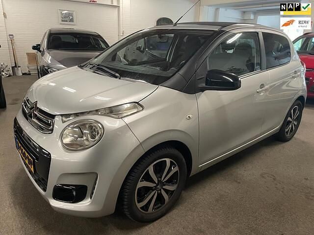 Grijs Gebruikt 2016 Citroën C1 PureTech Hatchback | € 7.950 (Eerlijke prijs) - Afbeelding 1/4