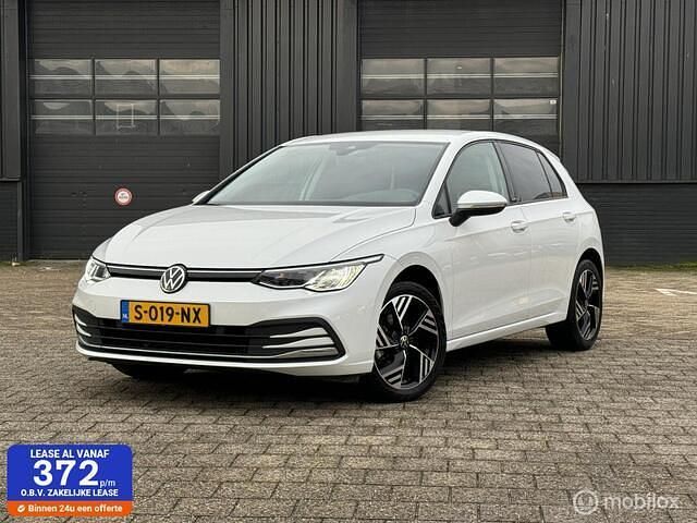Wit Gebruikt 2022 VW Golf VIII Hatchback | € 22.950 (Eerlijke prijs) - Afbeelding 1/4