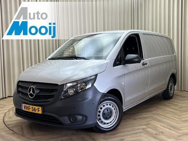 Grijs Gebruikt 2020 Mercedes Vito MPV | € 17.450 - Afbeelding 1/4