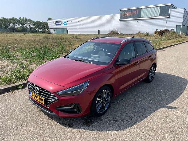 Rood Occasion 2021 Hyundai i30 Stationwagen | € 17.500 (Eerlijke prijs) - Afbeelding 1/4