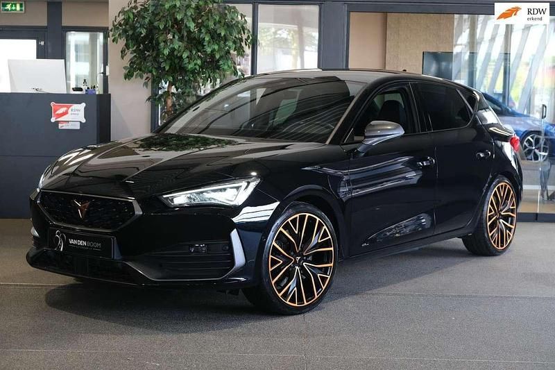 Zwart Gebruikt 2022 Cupra Leon VZ2 Hatchback | € 24.950 (Eerlijke prijs) - Afbeelding 1/4