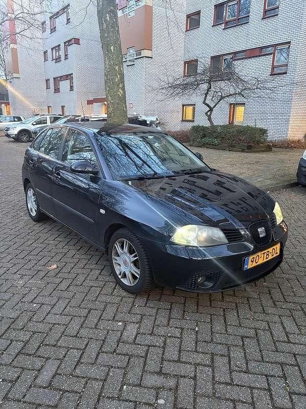 Zwart Occasion 2006 Seat Ibiza Hatchback | € 2.350 (Eerlijke prijs) - Afbeelding 1/4