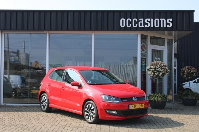 Rood Gebruikt 2016 VW Polo Hatchback | € 10.950 (Eerlijke prijs) - Afbeelding 1/4