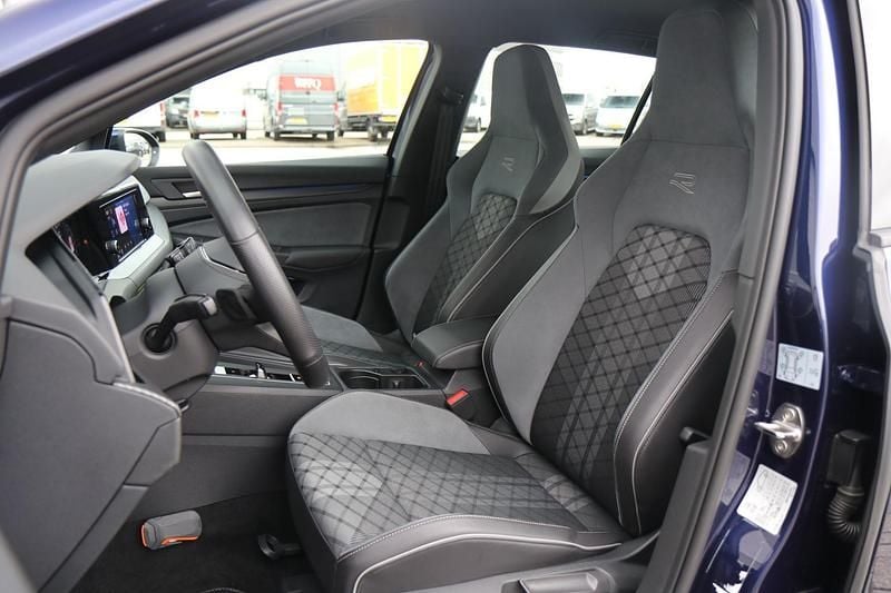 Occasion VW Golf VIII R-line 2026 Blauw Stationwagen