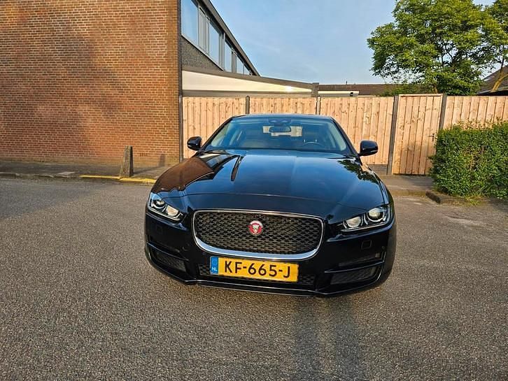 Gebruikt 2016 Jaguar XE Sedan | € 12.000 (Goede deal) - Afbeelding 1/4