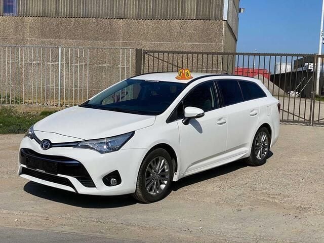 Wit Gebruikt 2018 Toyota Avensis Comfort Stationwagen | € 18.950 (Goede deal) - Afbeelding 1/4